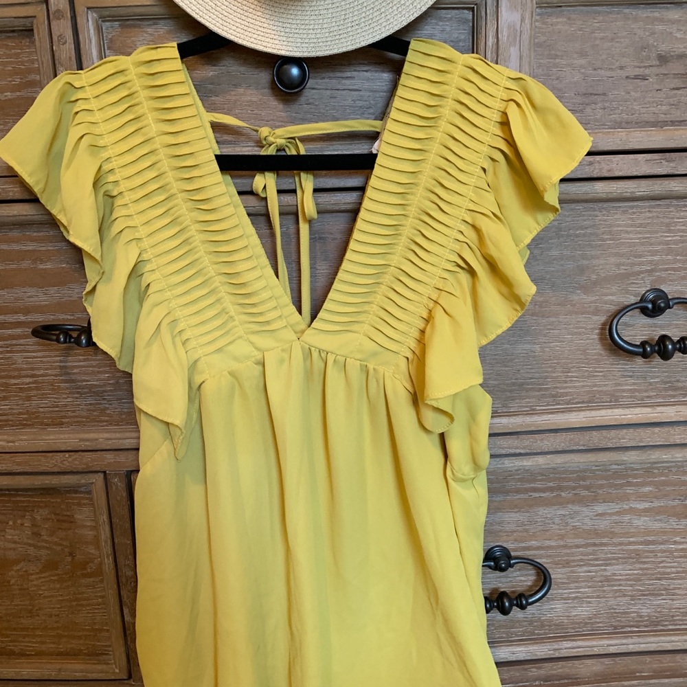 Entro Ruffle Sleeve Blouse